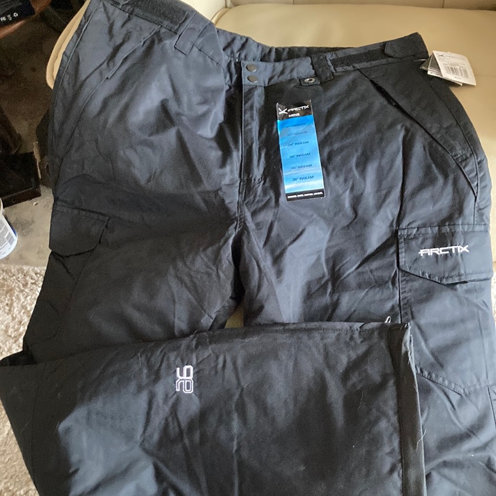Mens size 36 snowboard / riding pant